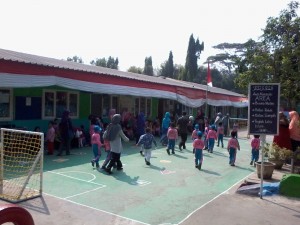 puluhan anak TK Islam Terpadu As-Salaam  Jl. Bogasari Komplek Masjid As-Salaam Gunung Putri Kab. Bogor antusias mengikuti berbagai aneka lomba 