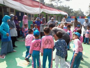 PERINGATI HUT RI KE 70 TKIT AS-SALAAM GELAR LOMBA