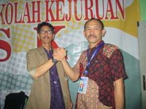 Rochmatulah Cholil (Kepsek SMKN 1) dan Eddy Fariya Utama (Kepsek SMK Tekmindo) (FOTO. DOK. SP)