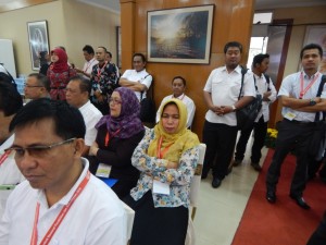 Kadisdik Depok, Herry Pansila prabowo serta Kabid Menjur, Tatiek W tampak serius mengikuti acara Rembuk Nasional Pendidikan dan Kebudayaan 2016