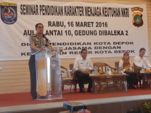 Kapolresta Depok Kombes Dwiyono memberikan sambutan pada acara Seminar Pendidikan Karakter Menjaga keutuhan NKRI