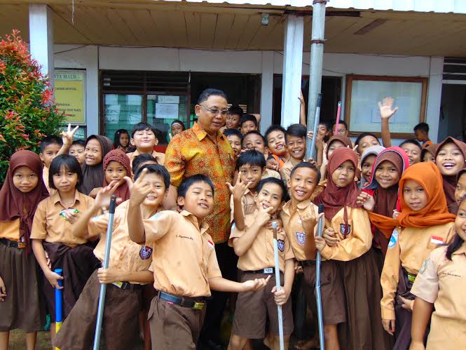 Kepala Sekolah SDN 2 Semayap Bpk Suwandi
