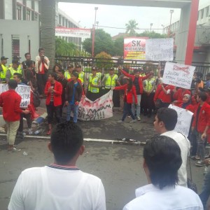 Demo Mahasiswa Untag Banyuwangi meminta agar pihak kampus transparan dalam pengelolaan keuangan