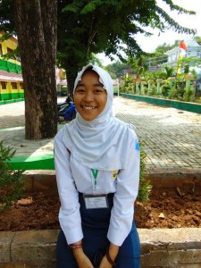 Eka Noor Febriyanti siswi SMP Negeri 1 Kotabaru peserta UNBK (foto Deddy)