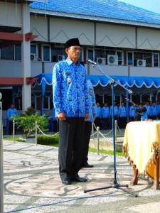 Inspektur upacara Wakil Bupati Kotabaru, Ir. Burhanudin