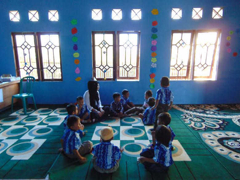 Rumah dinas camat yang digunakan untuk kegiatan belajar TK Pembina