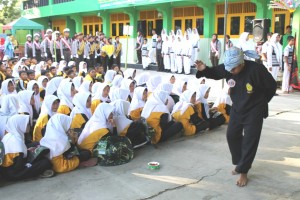 salah satu tarian pada pembukaan MOM MTs Al Husna