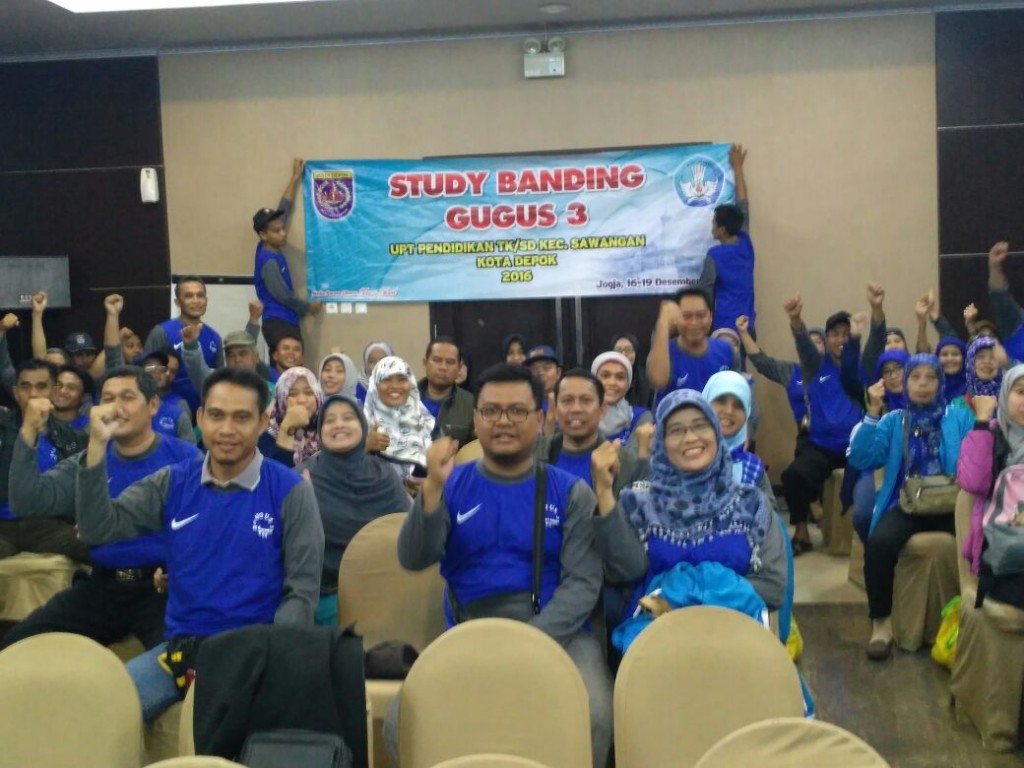 Guru dan Staf UPT Pendidikan Sawangan Studi Banding                    ke  Jogya