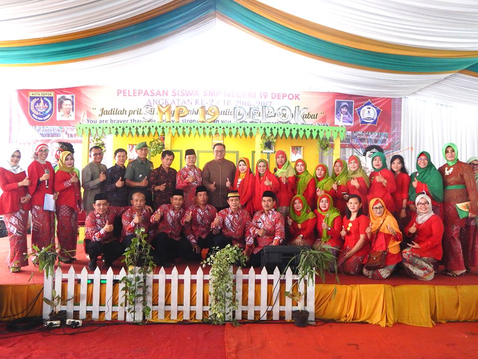 SMP Negeri 19 Depok Lepas Siswa-siswi Ala Budaya Betawi