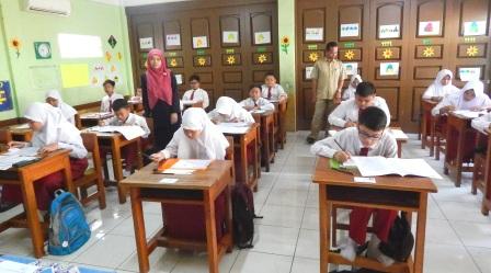 PELAKSANAAN UAS MIT FATAHILAH BERLANGSUNG LANCAR