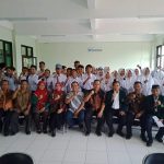 Berfoto bersama