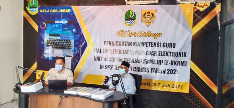 Herry Pansila Buka Lokakarya Pembuatan E-UKBM di SMAN 1 Ciamis