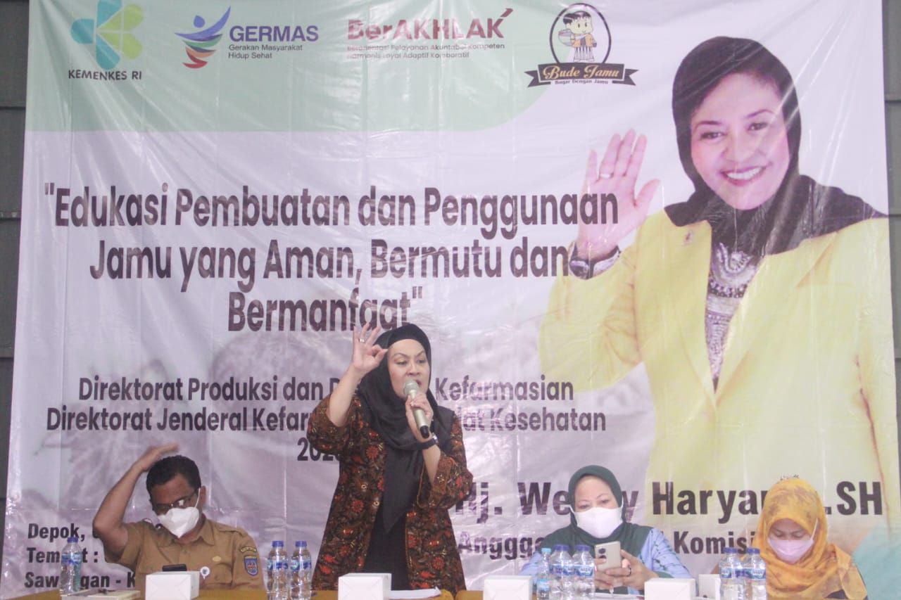Wenny Haryanto Edukasi Warga Bojong Sari Cara Pembuatan Jamu yang Aman dan Bermutu