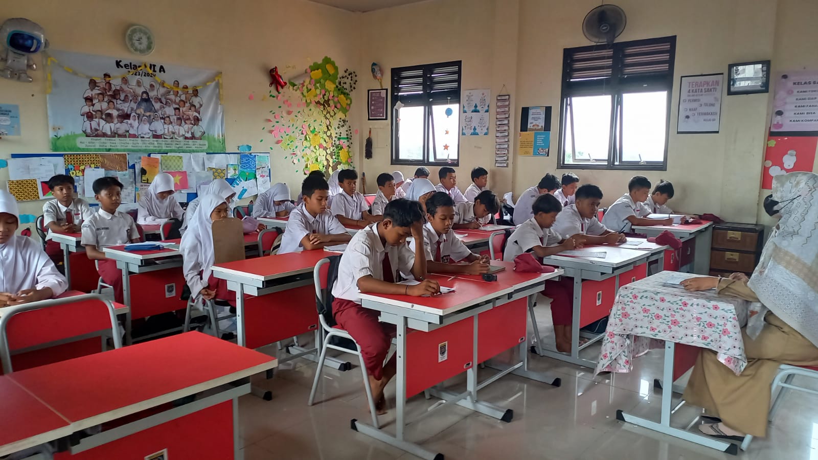 SDN Serua 03 Laksanakan Penilaian Akhir Semester