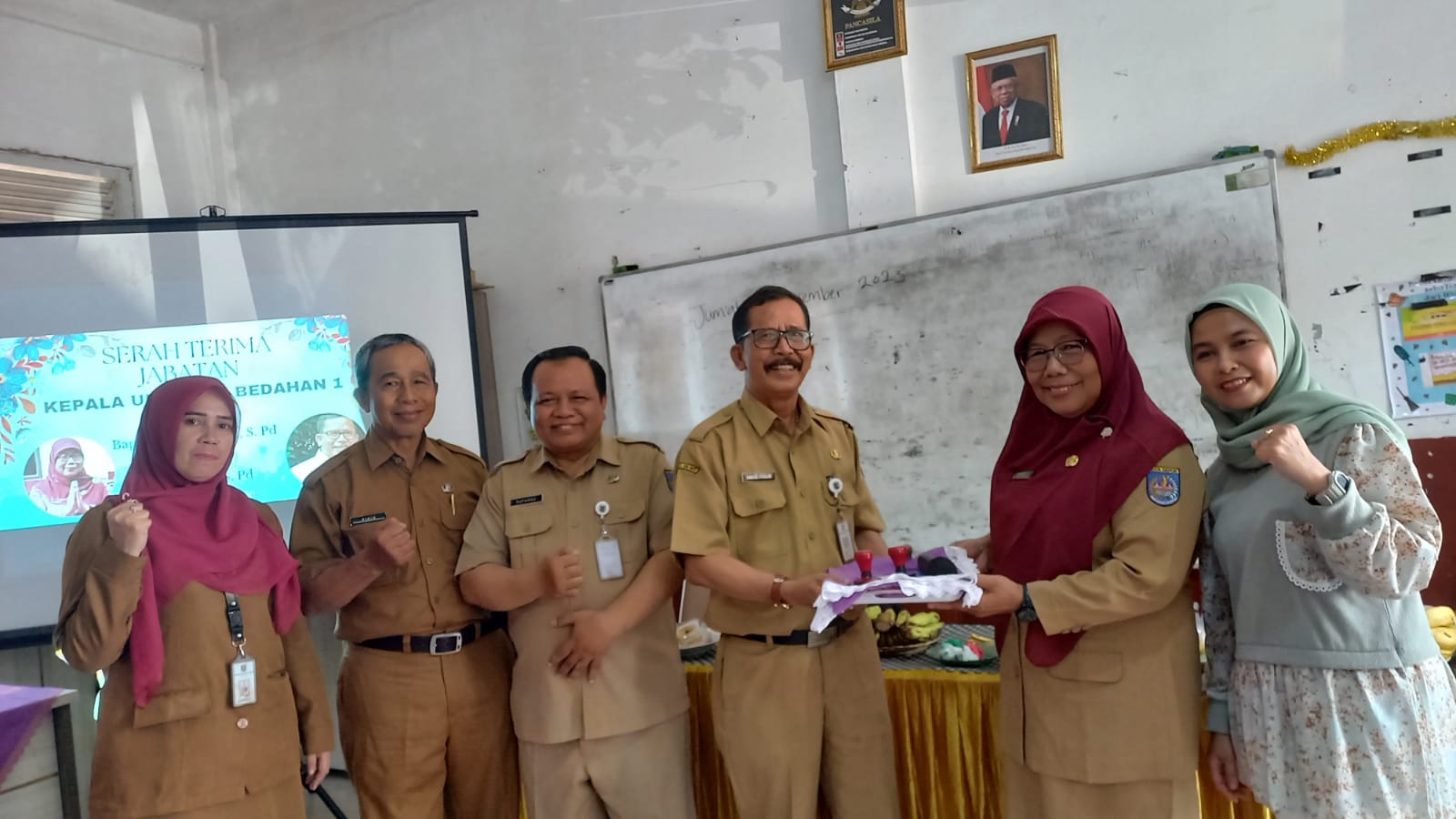 Sertijab Kepala SDN Bedahan 01 dari Abdul Kholik ke Idawati
