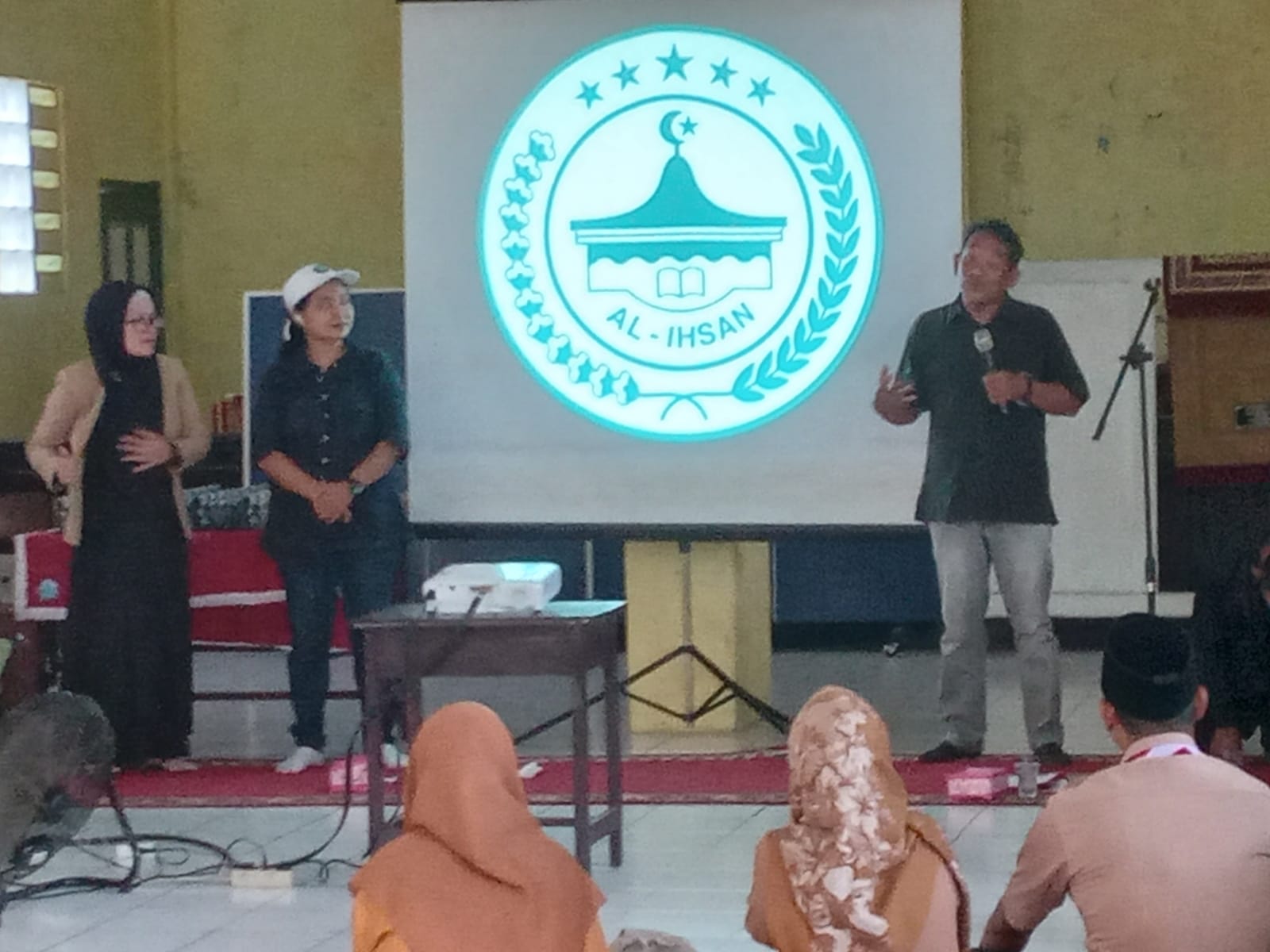 Aktris Nasional Saksikan Pemutaran Film Hasil Karya Siswa SMK AL IHSAN
