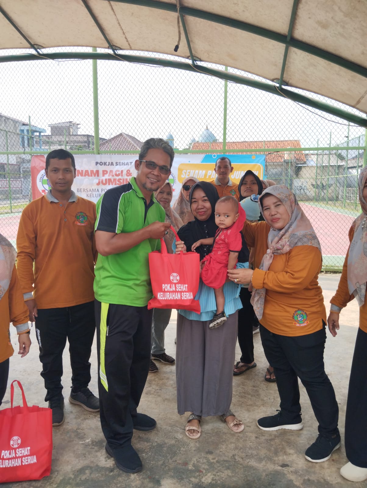 Pokja Sehat Kelurahan Serua Bagikan Makanan Tambahan Balita Stunting