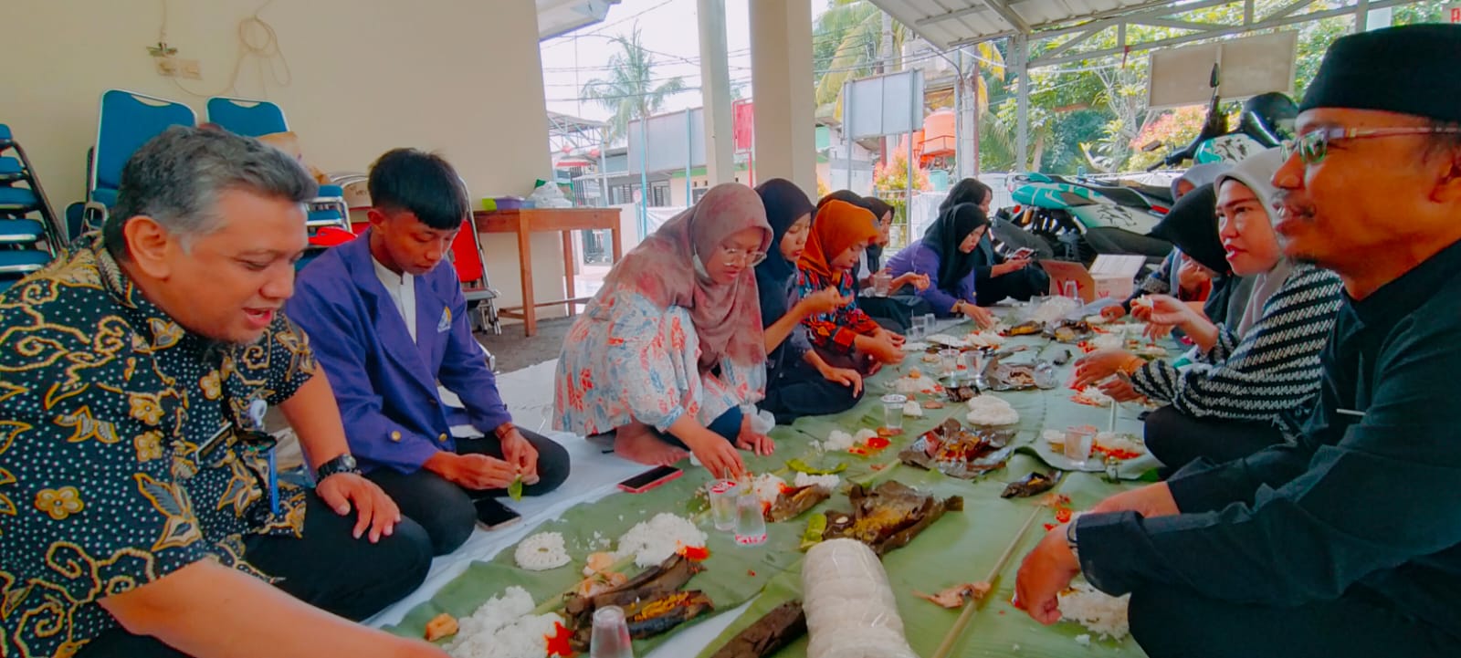 Sambut Ramadhan, Lurah Denny Ferdian Bersama Staf dan Aparat Kelurahan Pondokjaya Adakan Cucurak