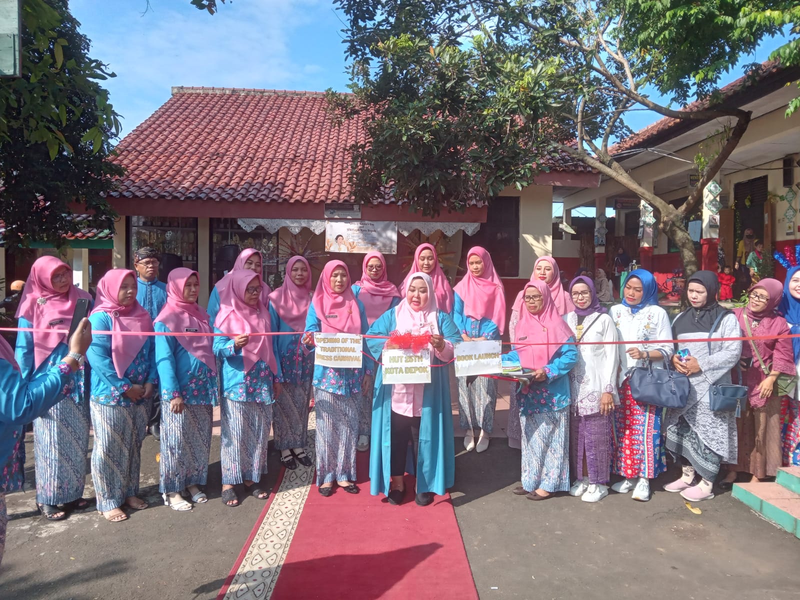 Moment Hari Kartini dan HUT Kota Depok ke 25, SDN Cinere 03 Luncurkan Buku Kumpulan Karya Siswa