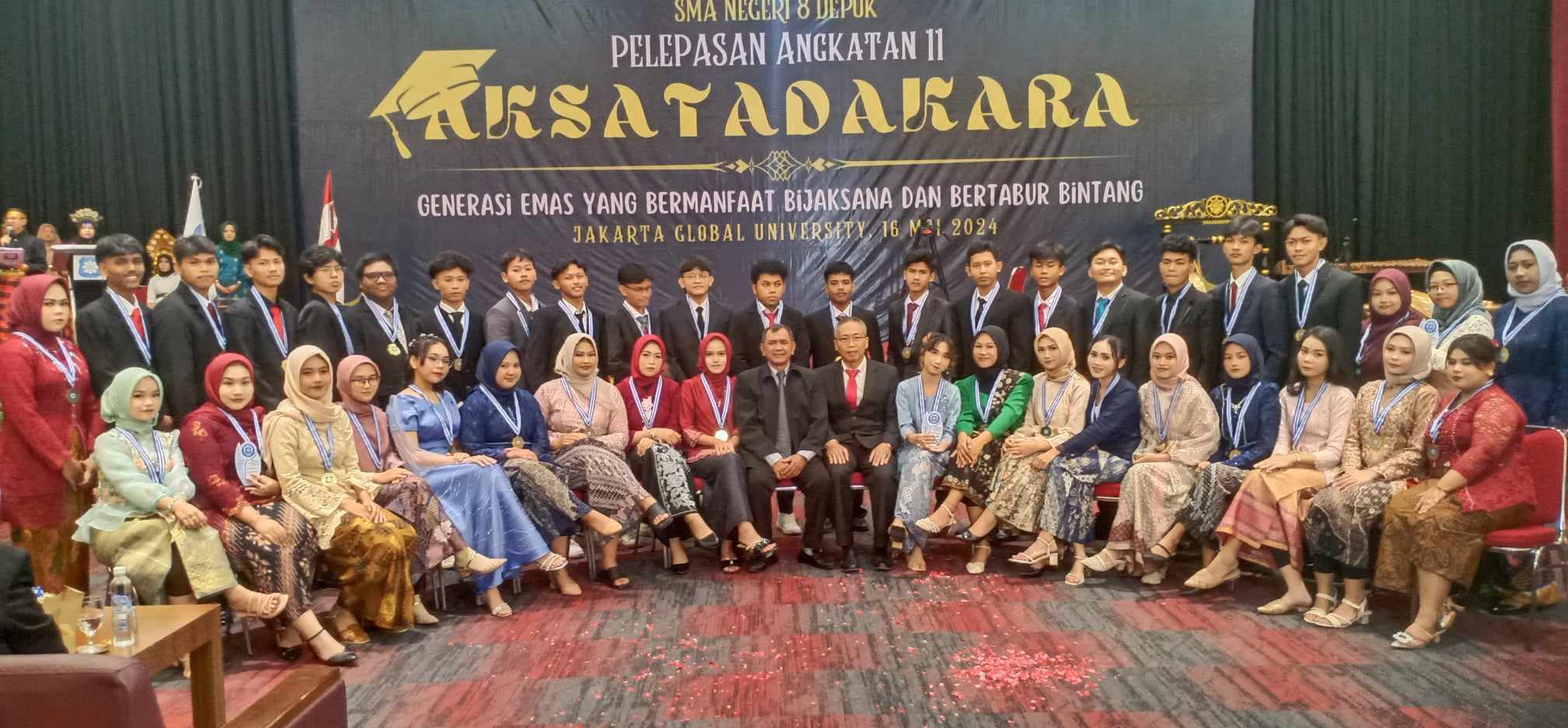 SMA Negeri 8 Depok Gelar Pelepasan Siswa Kelas XII Angkatan 11