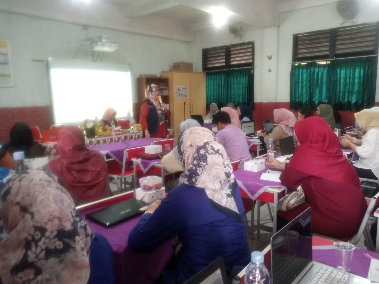 Kepala SD Negeri dan Swasta Bersama Guru Kelas 6 se-Kecamatan Sawangan Evaluasi Hasil PSAJ