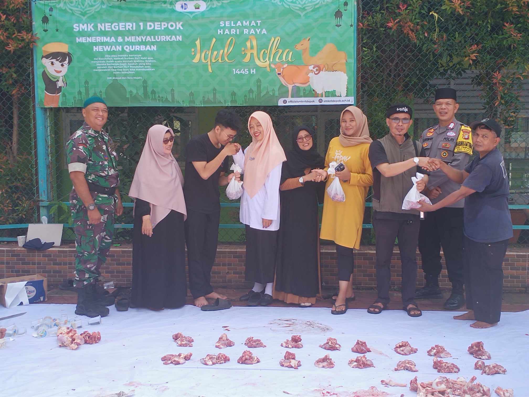 Potong Hewan Qurban, SMKN 1 Depok Ajarkan Siswa Tata Cara Penyembelihan dan Pembagian