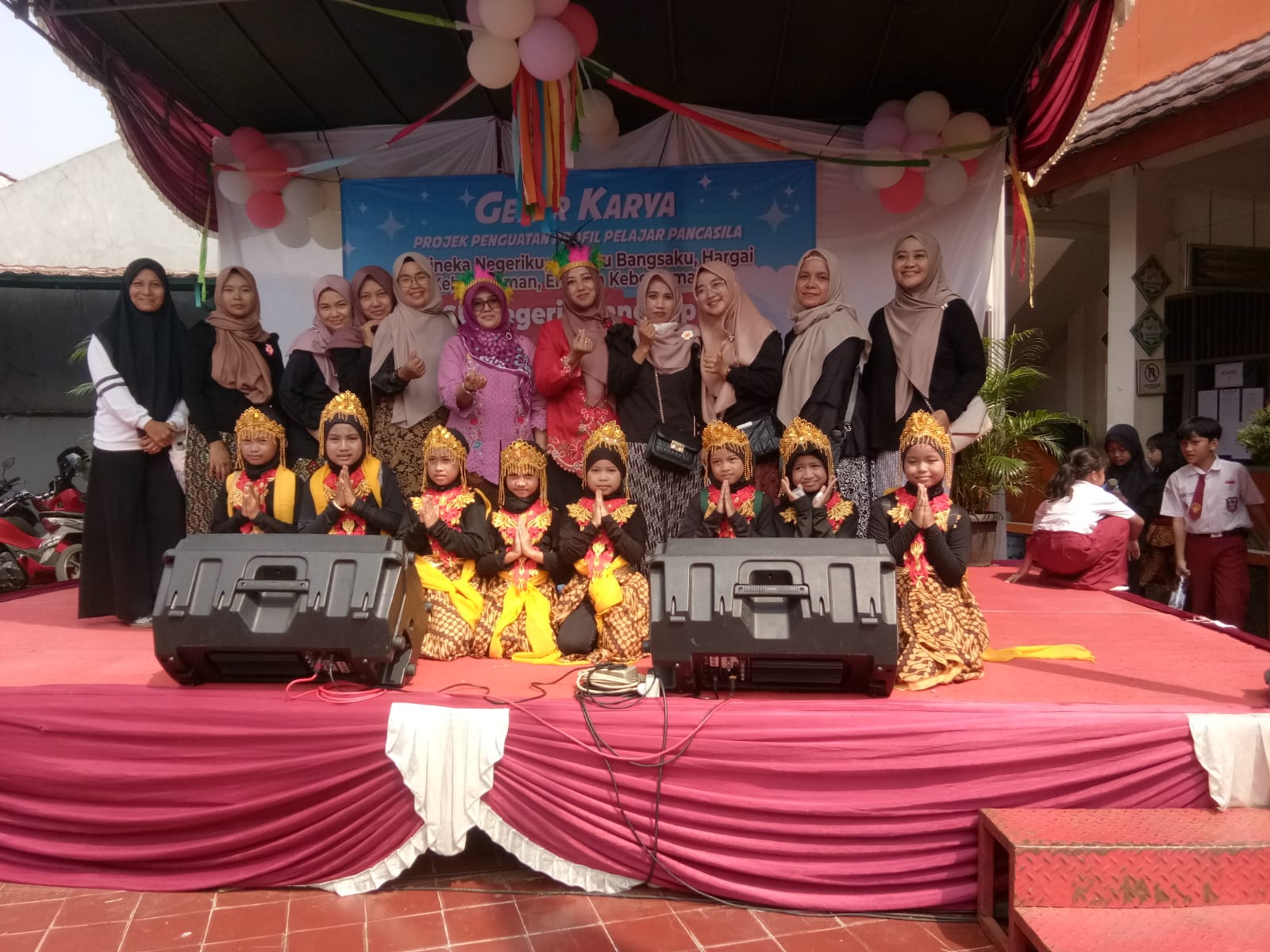 P5 SDN Cilangkap 1 Tampilkan Keragaman Budaya