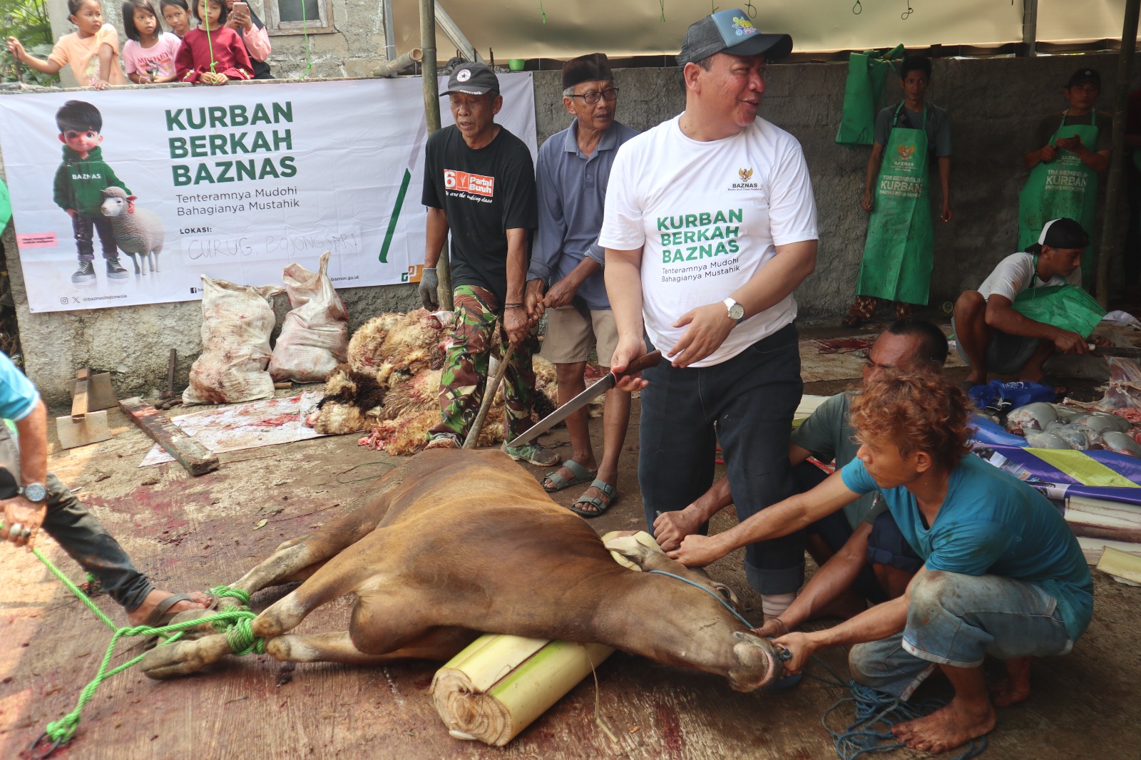 Baznas Depok Salurkan 410 Paket Daging Kurban