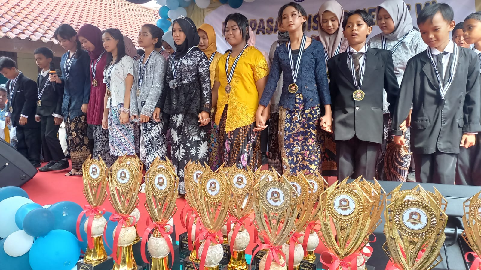 Pelepasan Siswa Kelas VI SDN Cinangka 01 Dimeriahkan Pentas Seni