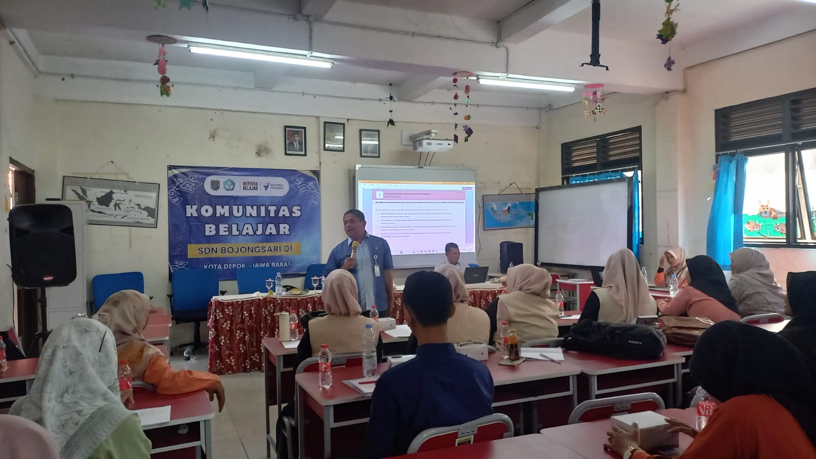 Guru Kelas 3 dan 6 SDN se-Kecamatan Bojongsari Ikut Workshop Implemantasi Kurikulum Merdeka