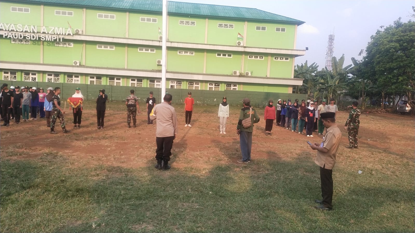 Perwakilan SMP Swasta di Kelurahan Pondok Petir Dilatih Menjadi Petugas Upacara HUT ke79 RI