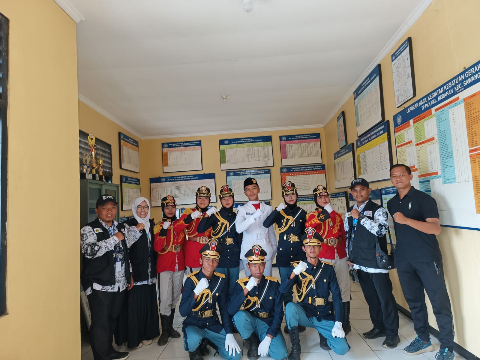 Paskibraka SMK Taman Ilmu Bertugas di Kelurahan Bedahan