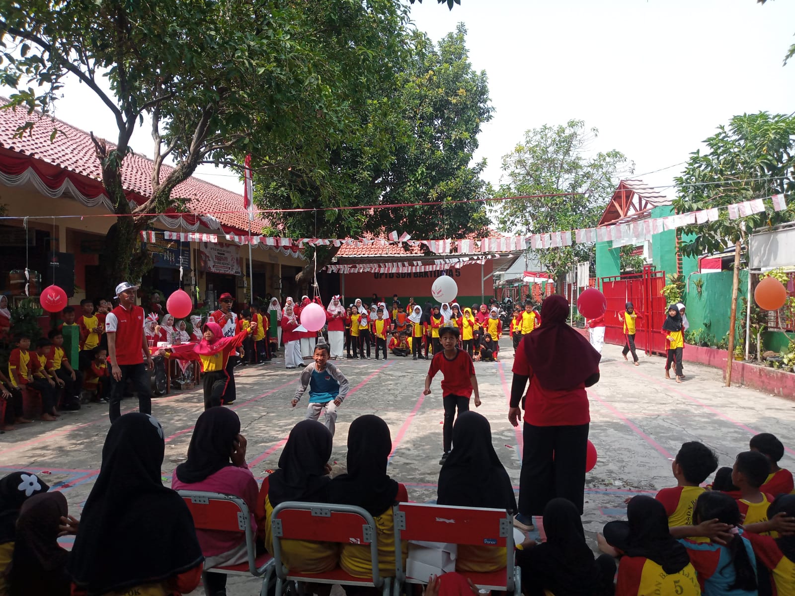 Kemeriahan Pesta Kemerdekaan RI di SDN Baktijaya 5