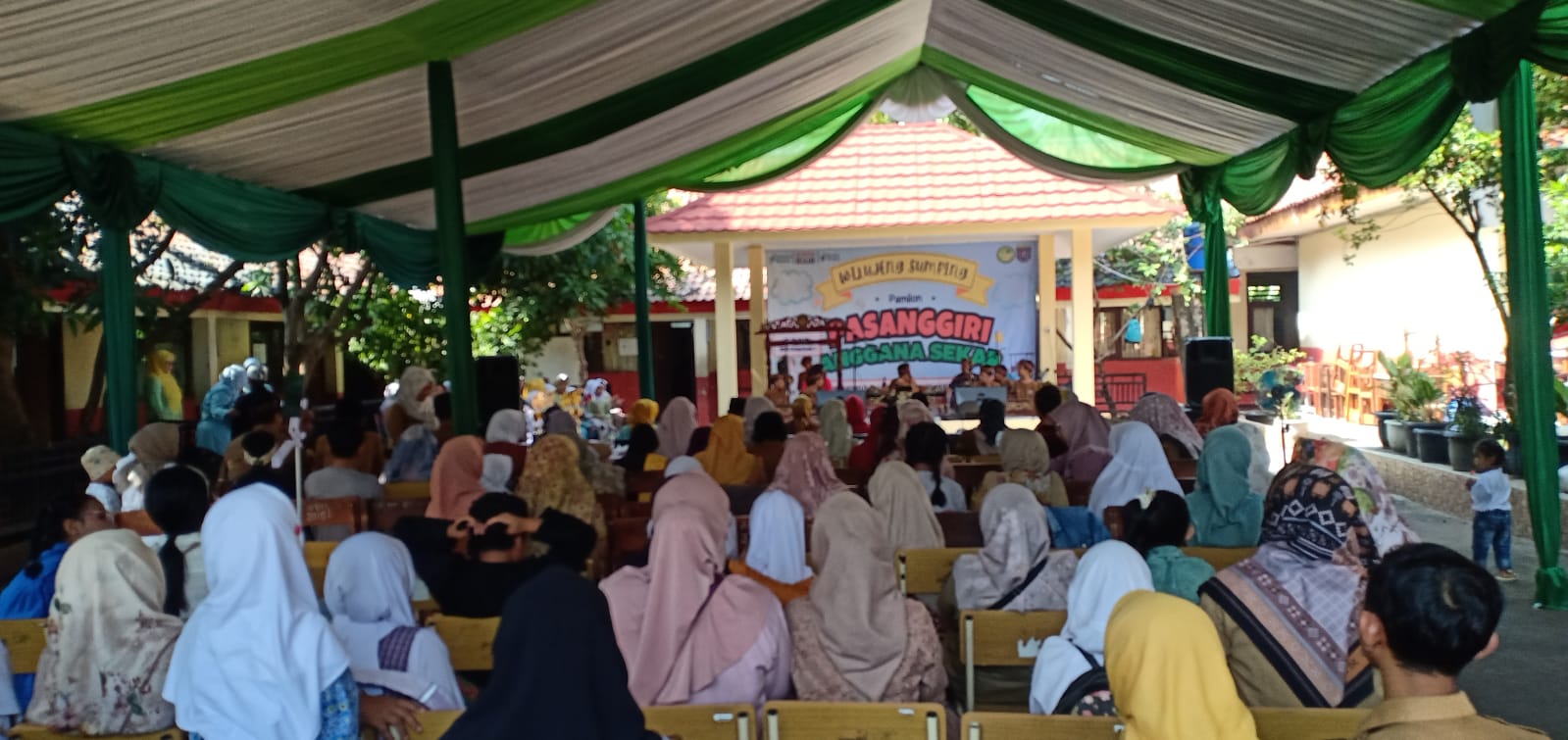 Pelajar SDN se-Kecamatan Tapos Unjuk Bakat Benyanyi Tembang Sunda di Ajang Pasanggiri Anggana Sekar