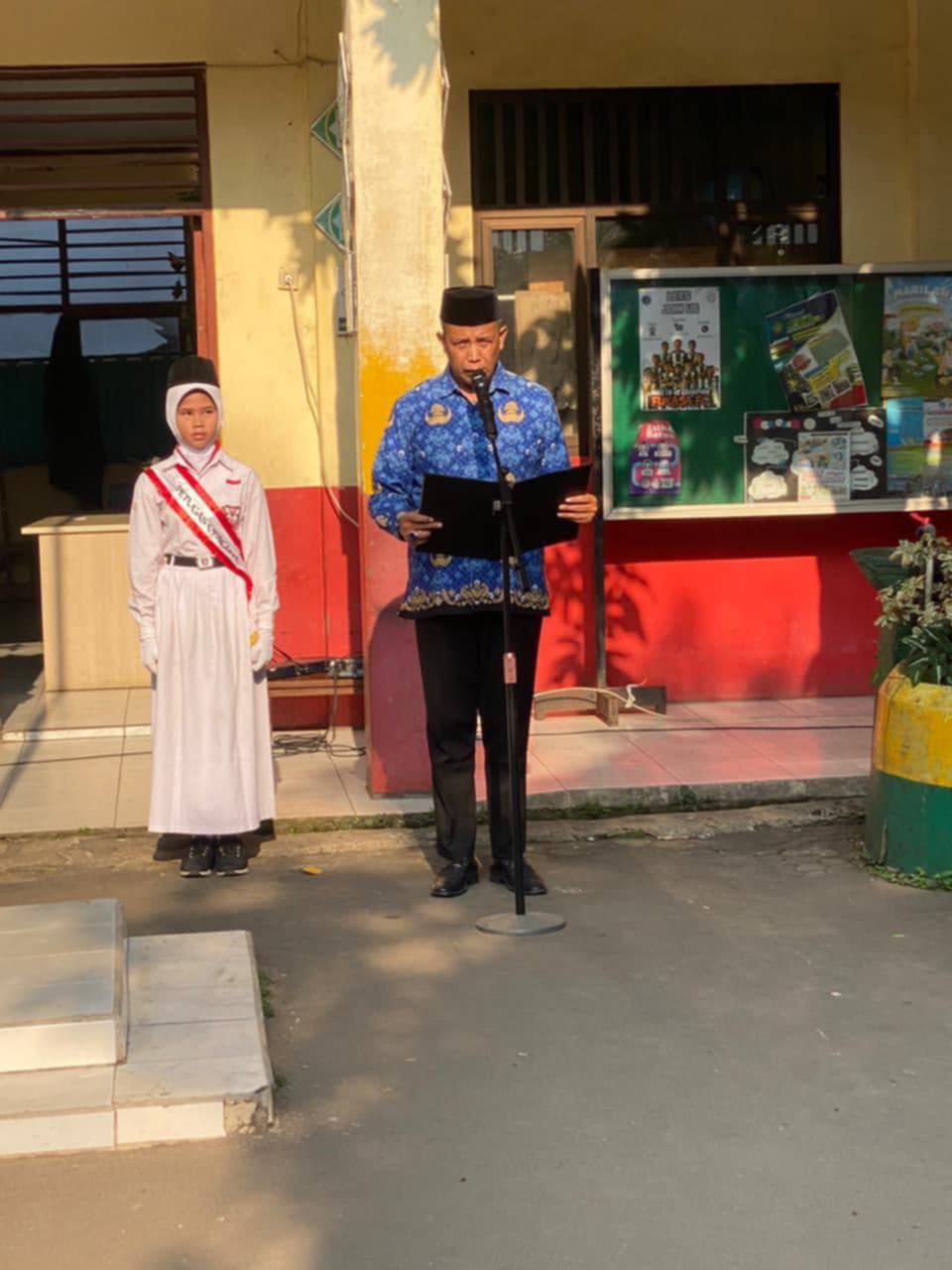 Guru dan Siswa SDN Kalimulya 1 Ikuti Upacara Peringatan Hari Sumpah Pemuda