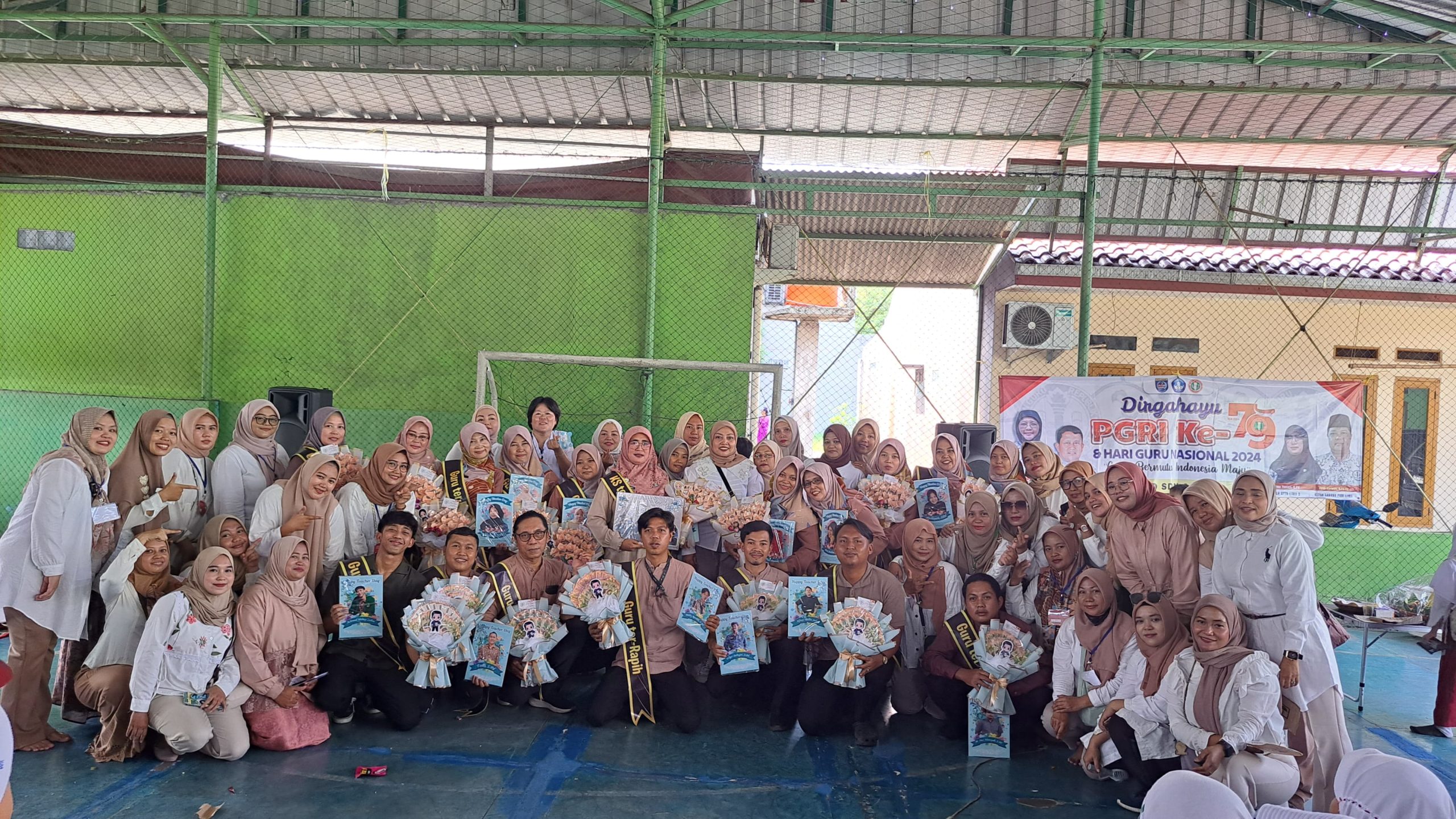 SDN Limo 3 Rayakan HGN 2024 dengan Beragam Acara dan Penghargaan untuk Guru