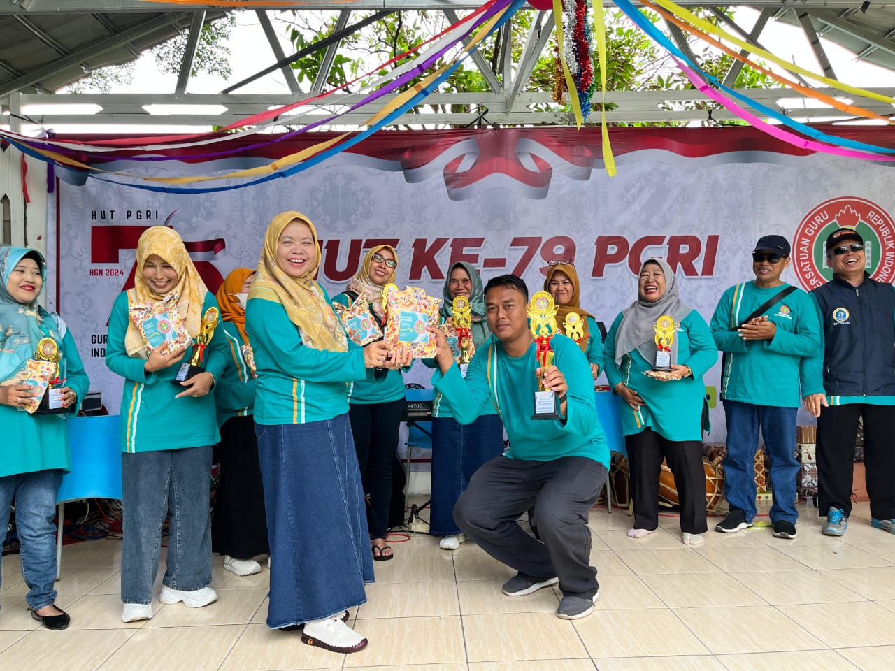 PGRI Cipayung Tegaskan Komitmen untuk Meningkatkan Kualitas Guru di HUT PGRI dan HGN ke-79