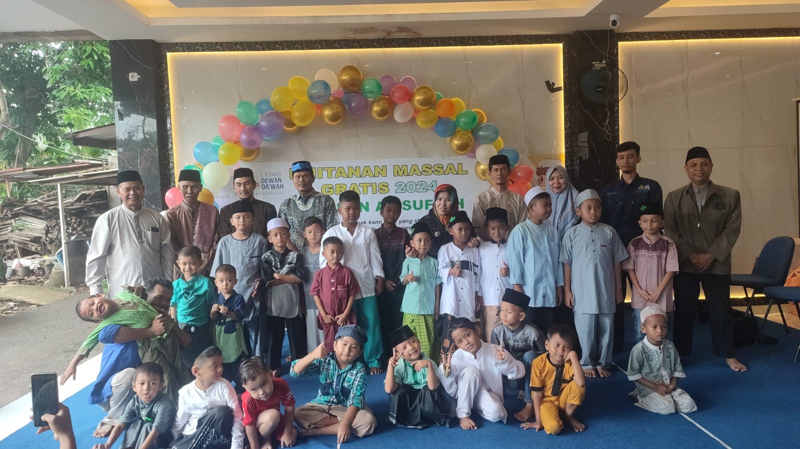 Yayasan As-Suffah Gelar Khitanan Massal untuk 32 Anak di Kelurahan Serua