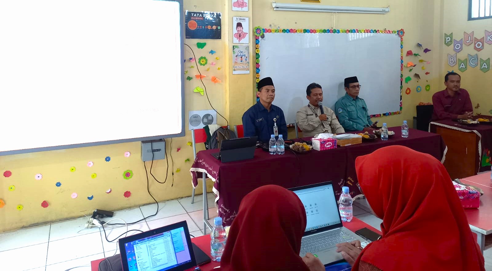 Dipimpin Pengawas, 26 SD di Kecamatan Sawangan Evaluasi Kegiatan Selama Setahun