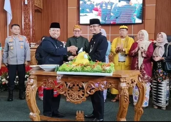 HUT ke-26 Kota Depok, DPRD Gelar Rapat Paripurna dan Potong Tumpeng