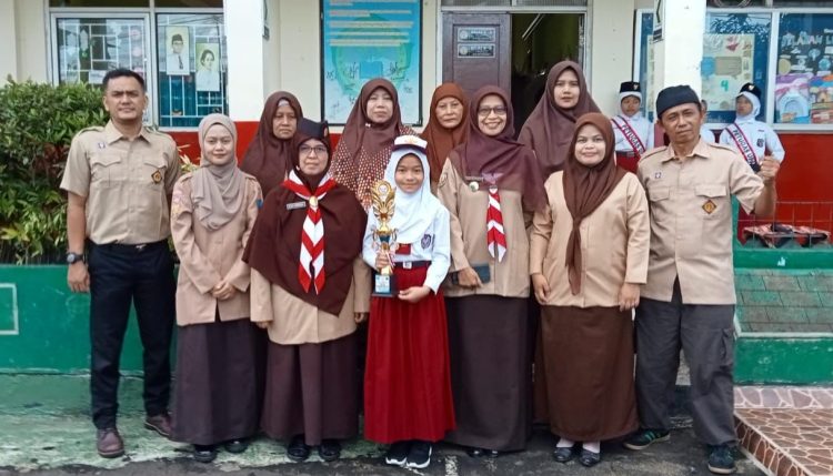 Dhavita Nur Maulida Harumkan Nama SDN Cimpaeun 3 Lewat Lomba Cerpen di Ajang Felsi Kecamatan Tapos