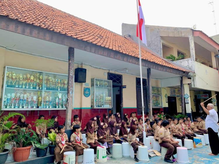 Seni musik perkusi menjadi salah satu metode pembelajaran inovatif yang diterapkan di SD Negeri Depok 4,