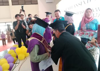 850 Lansia Ikuti Wisuda Sekolah Angkatan II di Depok, Walikota: Usia Harapan Hidup Meningkat