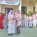 Siswa Berprestasi SDN Serua 03 Dapat Penghargaan Usai Upacara Hardiknas 2025