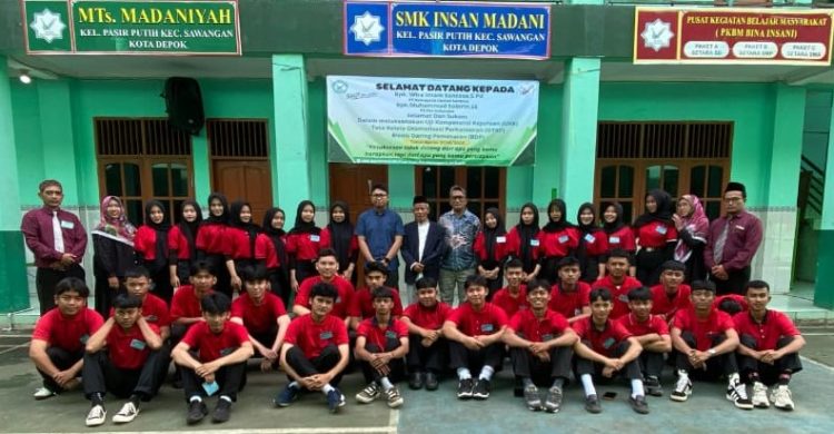 SMK Insan Madani Sawangan Wisuda 92 Siswa, Lulus 100 Persen