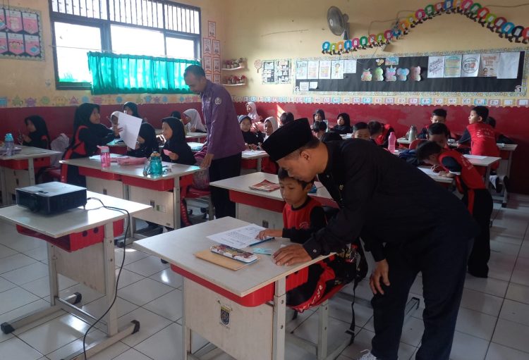 Pengawas Pendidikan Kecamatan Sawangan Lakukan Observasi Pembelajaran di SDN Bedahan 04