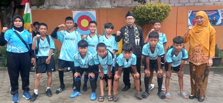 Tim Futsal SDN Mampang 2 Depok Borong Trofi di Berbagai Ajang