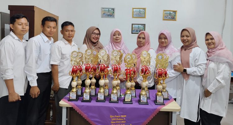 Raih 14 Piala, SDN Bedahan 01 Ukir Prestasi di Ajang Lomba Pendidikan Tingkat Kecamatan Sawangan