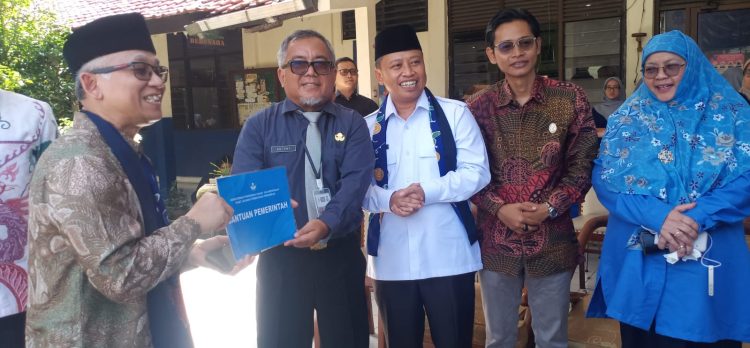 Wamendikdasmen RI Kunjungi SMPN 8 Depok, Apresiasi Inovasi dan Sinergi Pendidikan