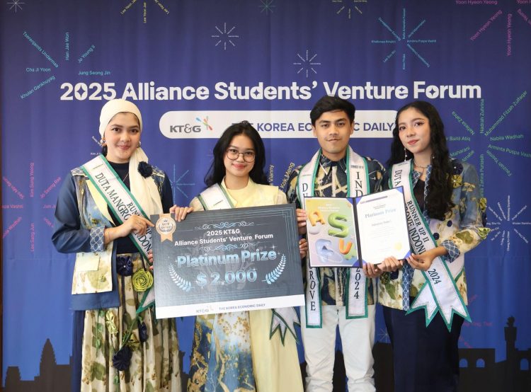 Mahasiswi LSPR Jakarta, Edelheid Maria Manting, Raih Juara Pertama di Kompetisi Internasional ASVF 2025 di Seoul